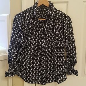Limited button blouse